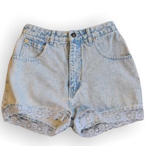 🤩Unionbay Light / Acid Wash Vintage (inspired) Denim Shorts with Lace detail